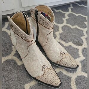 Old Gringo White and Gold Ankle Boots
